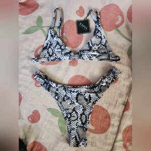 Zaful Monochrome Snake Print Bikini